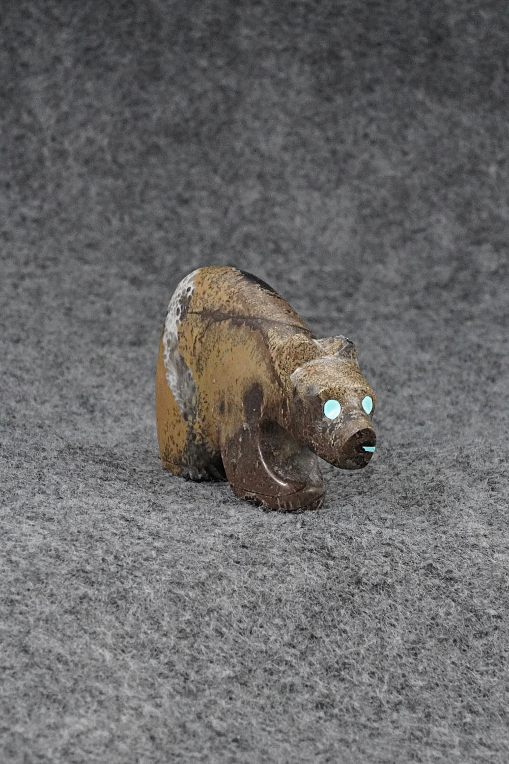 Bear Zuni Fetish Carving - Donovan Laiwakete