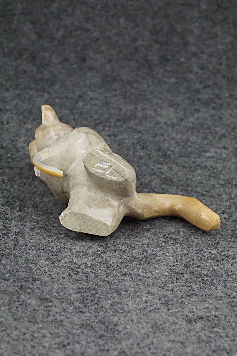 Monkey with Banana Zuni Fetish Carving - Enrike Leekya