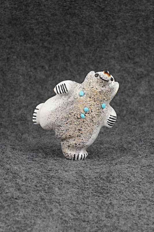 Bear Zuni Fetish Carving - Claudia Peina