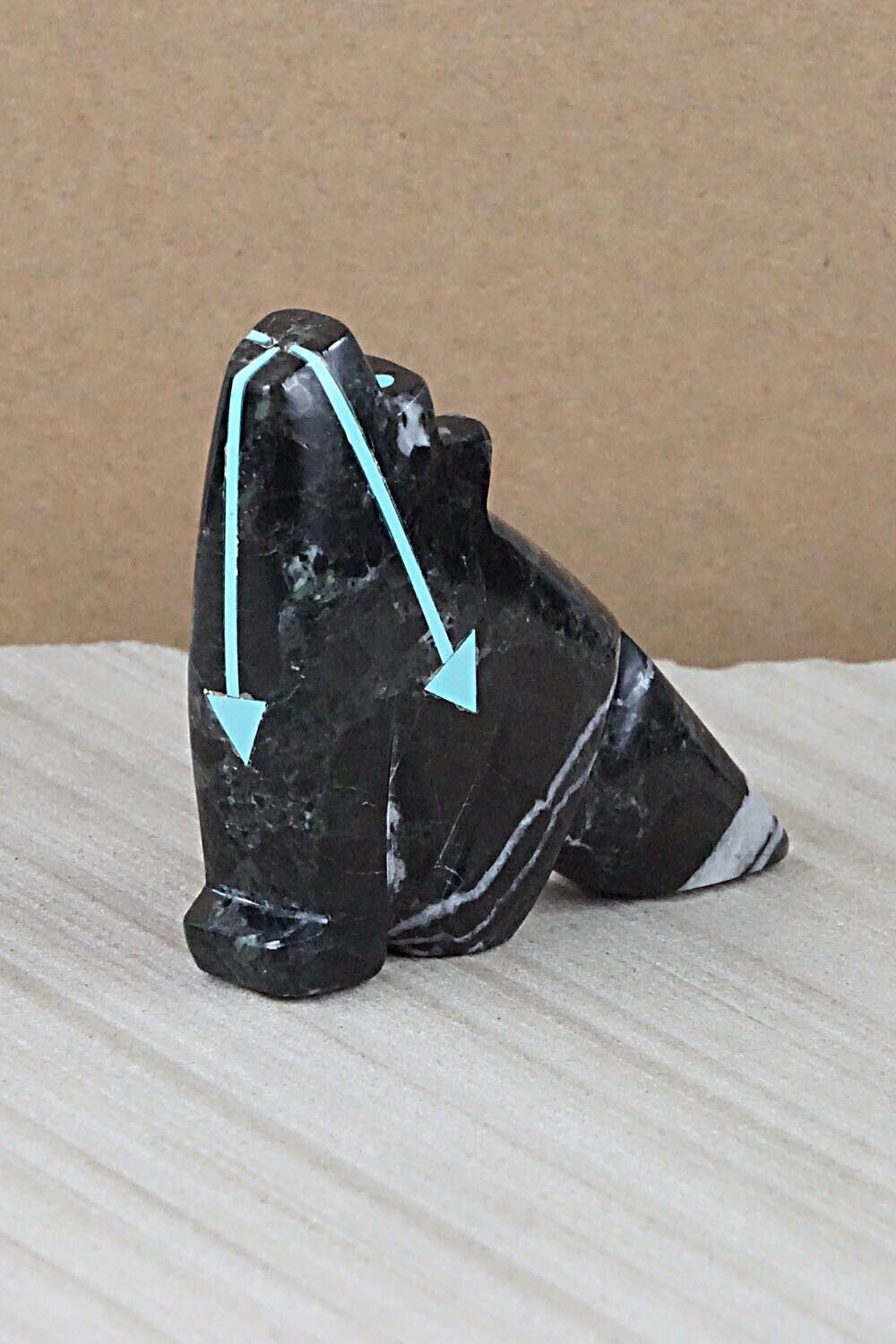 Wolf Zuni Fetish Carving - Bernard Laiwakete