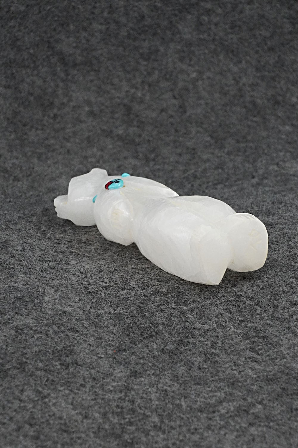 Bear Zuni Fetish Carving - Dannette Laate