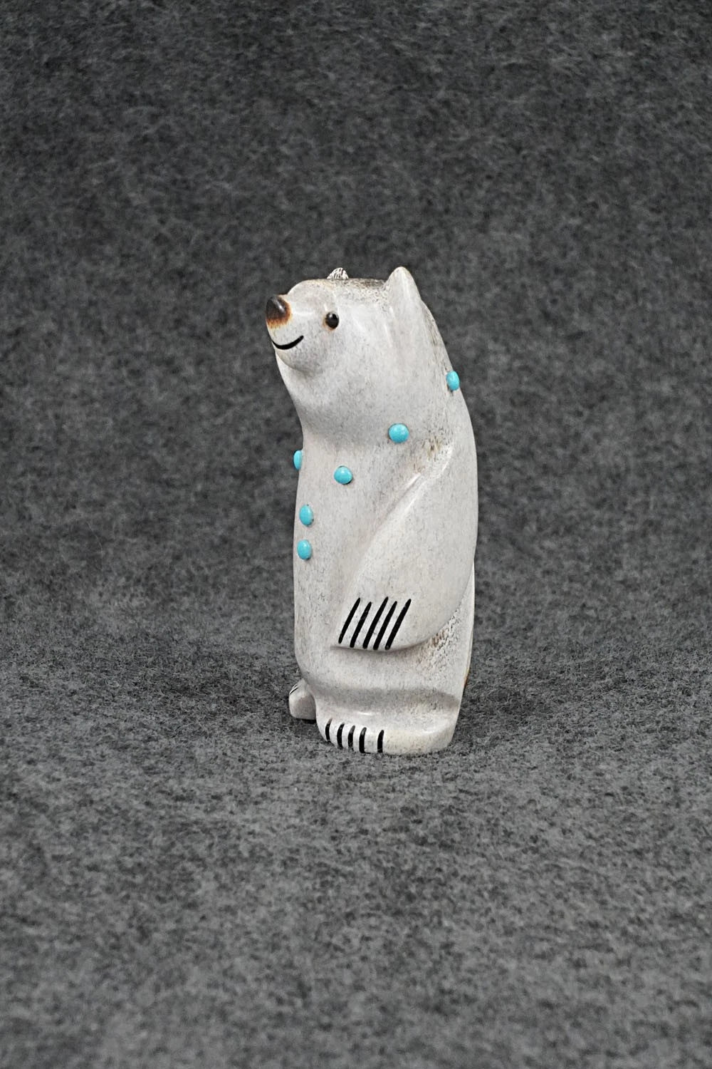 Bear Zuni Fetish Carving - Claudia Peina