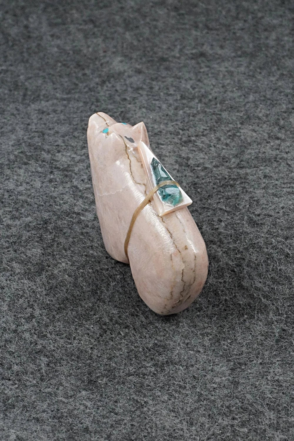 Bear Zuni Fetish Carving - Delvin Leekya