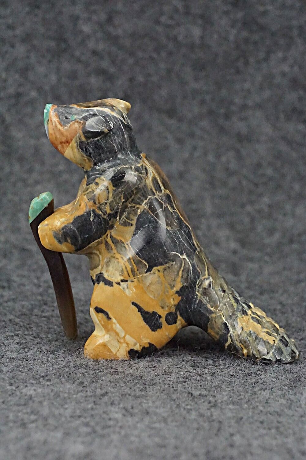 Beaver Zuni Fetish Carving - Enrike Leekya