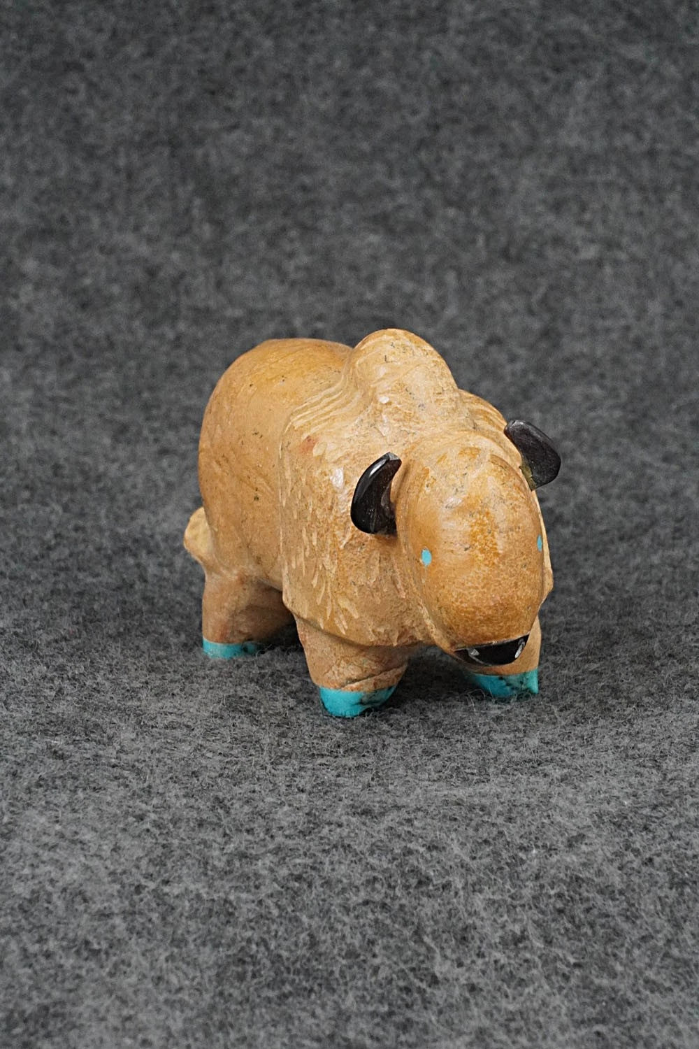 Buffalo Zuni Fetish Carving - Freddie Leekya