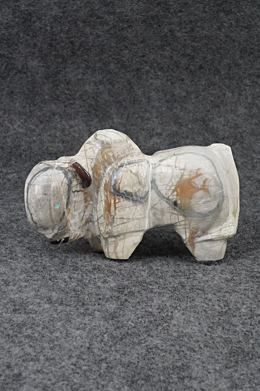 Buffalo Zuni Fetish Carving - Freddie Leekya