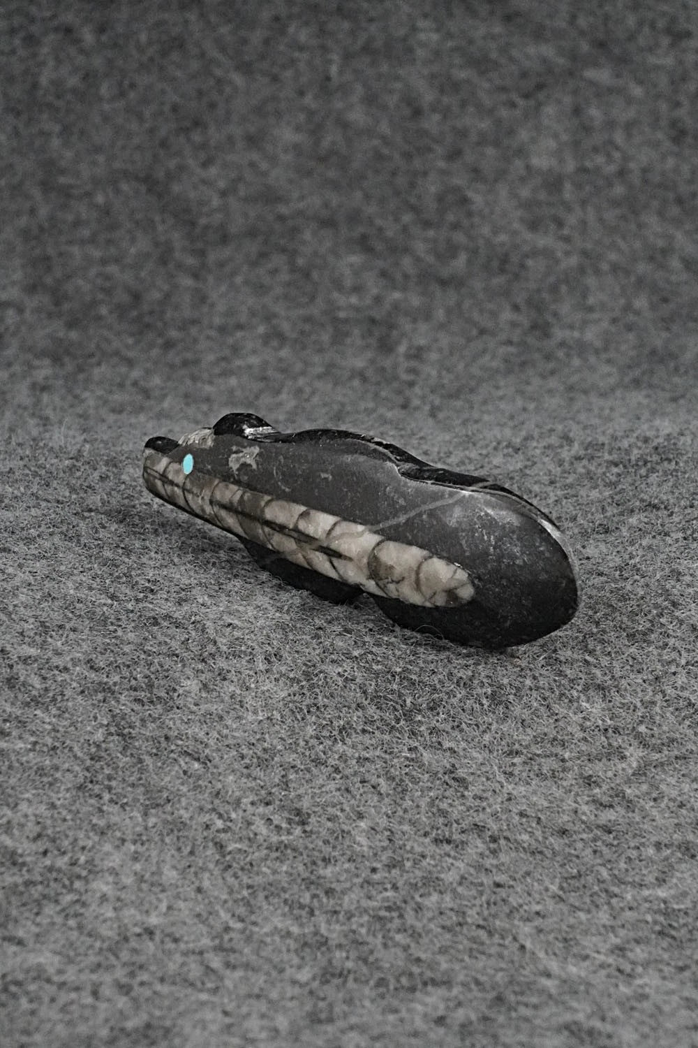 Bear Zuni Fetish Carving - Bernard Laiwakete