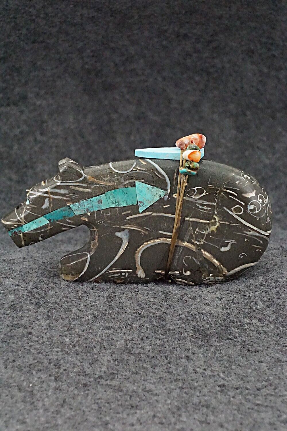 Bear Zuni Fetish Carving - Donovan Laiwakete