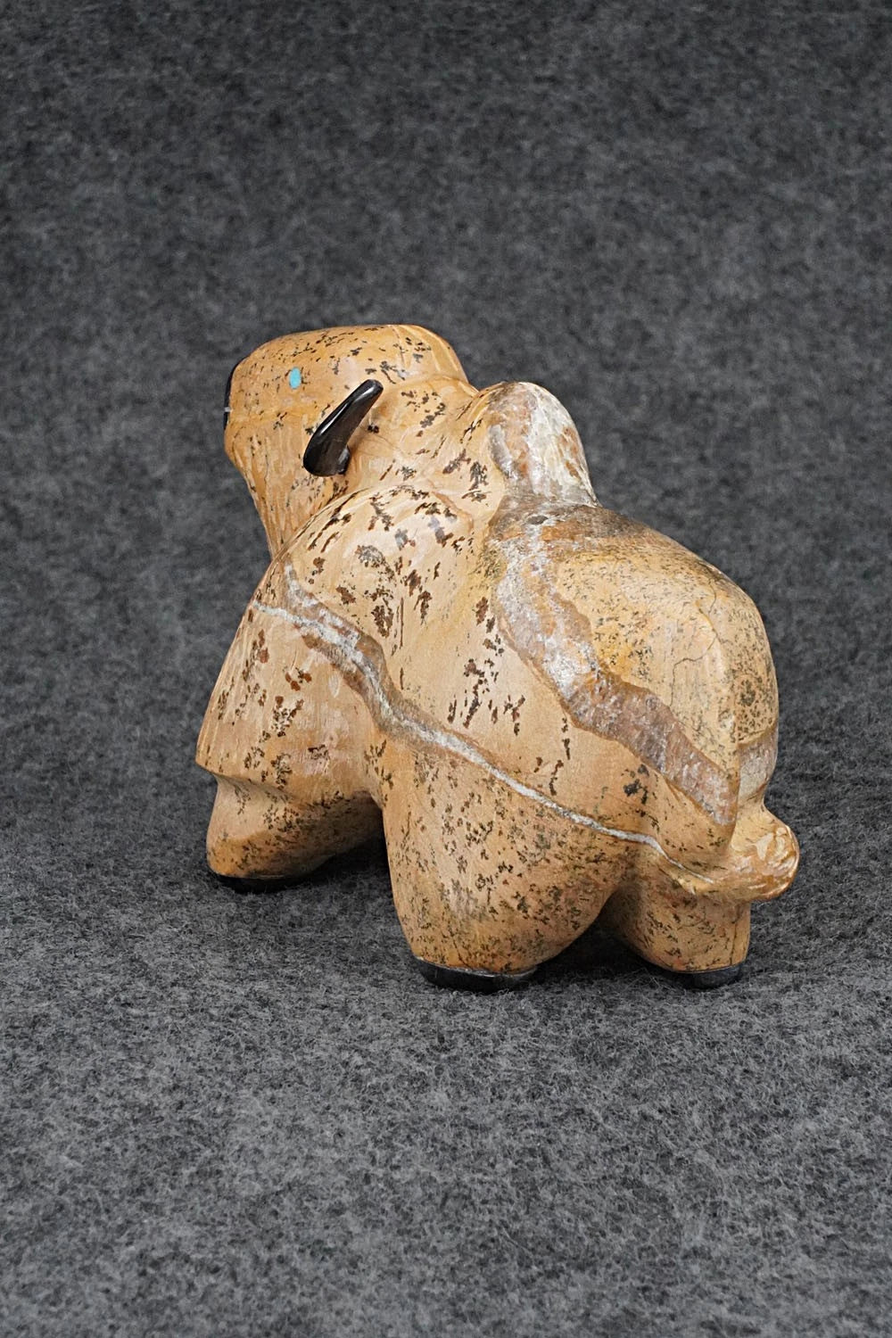 Buffalo Zuni Fetish Carving - Freddie Leekya