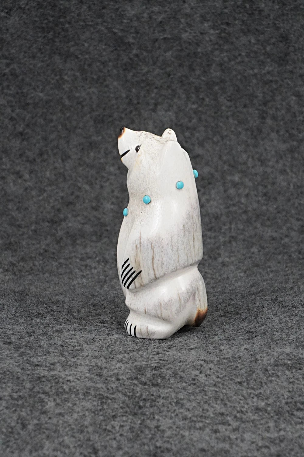 Bear Zuni Fetish Carving - Claudia Peina