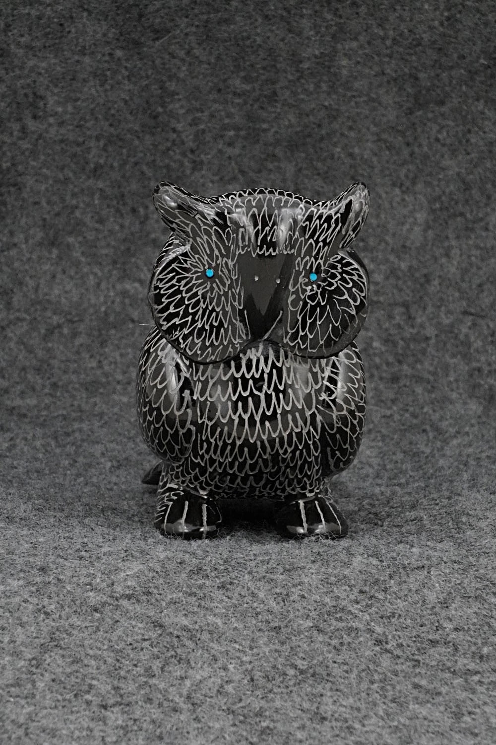 Owl Zuni Fetish Carving - Nelson Yatsattie