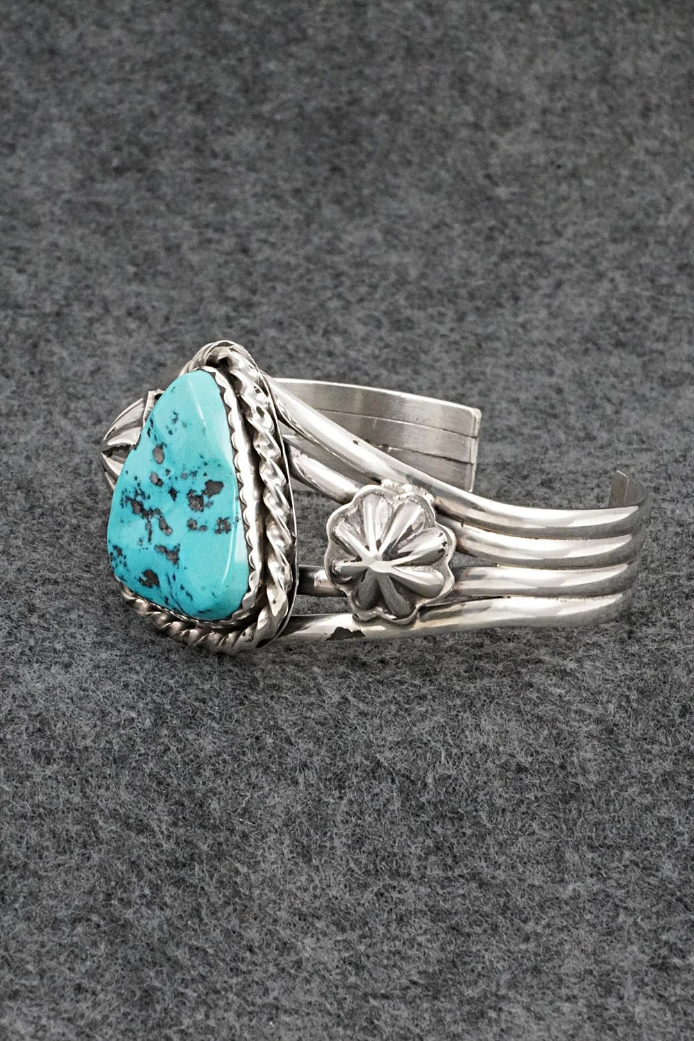 Turquoise & Sterling Silver Vintage Bracelet - Larose Ganadonegro