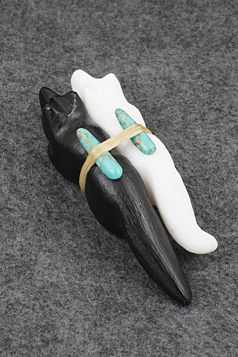 Wolf Zuni Fetish Carving - Herb Halate