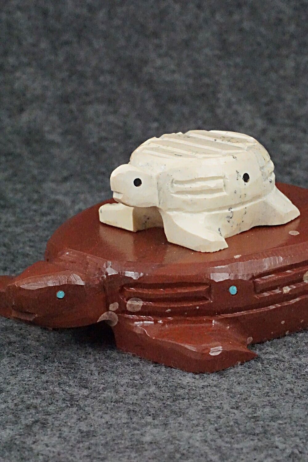 Turtles Zuni Fetish Carving - Jesus Espino