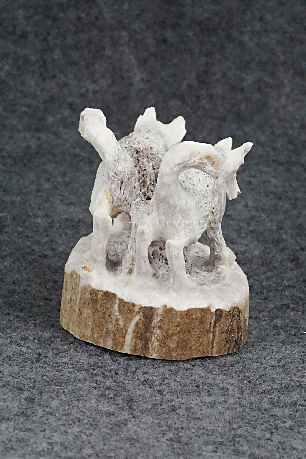 Wolf Zuni Fetish Carving - Lewis Malie Jr.