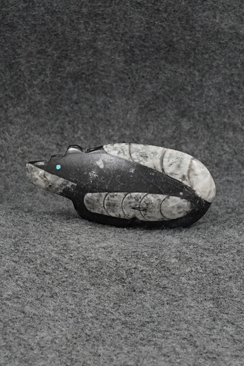 Bear Zuni Fetish Carving - Bernard Laiwakete