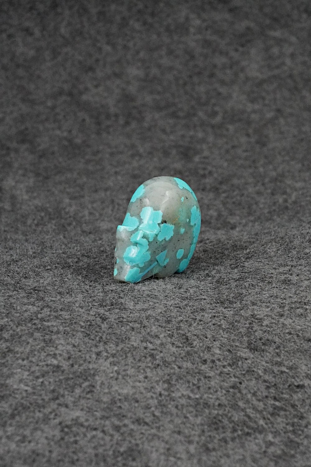 Bear Zuni Fetish Carving - Abby Panteah Quam