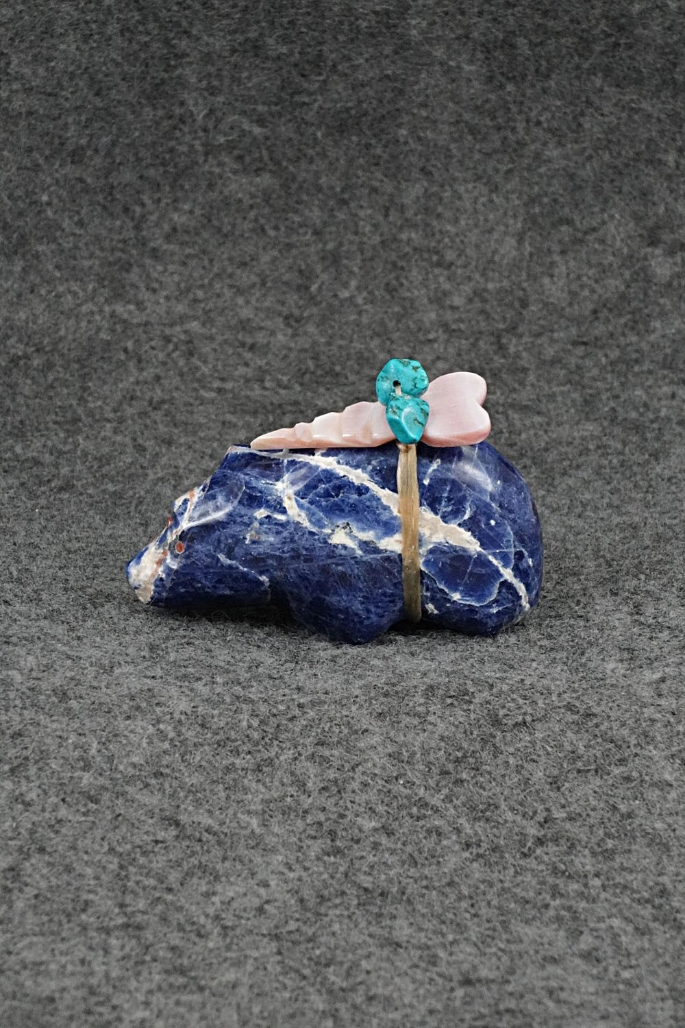 Bear Zuni Fetish Carving - Daphne Quam