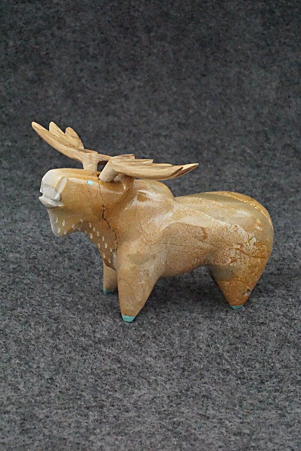 Moose Zuni Fetish Carving - Enrike Leekya