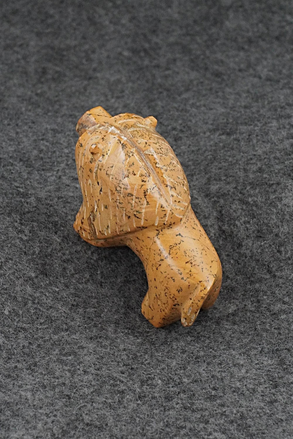 Lion Zuni Fetish Carving - Enrike Leekya