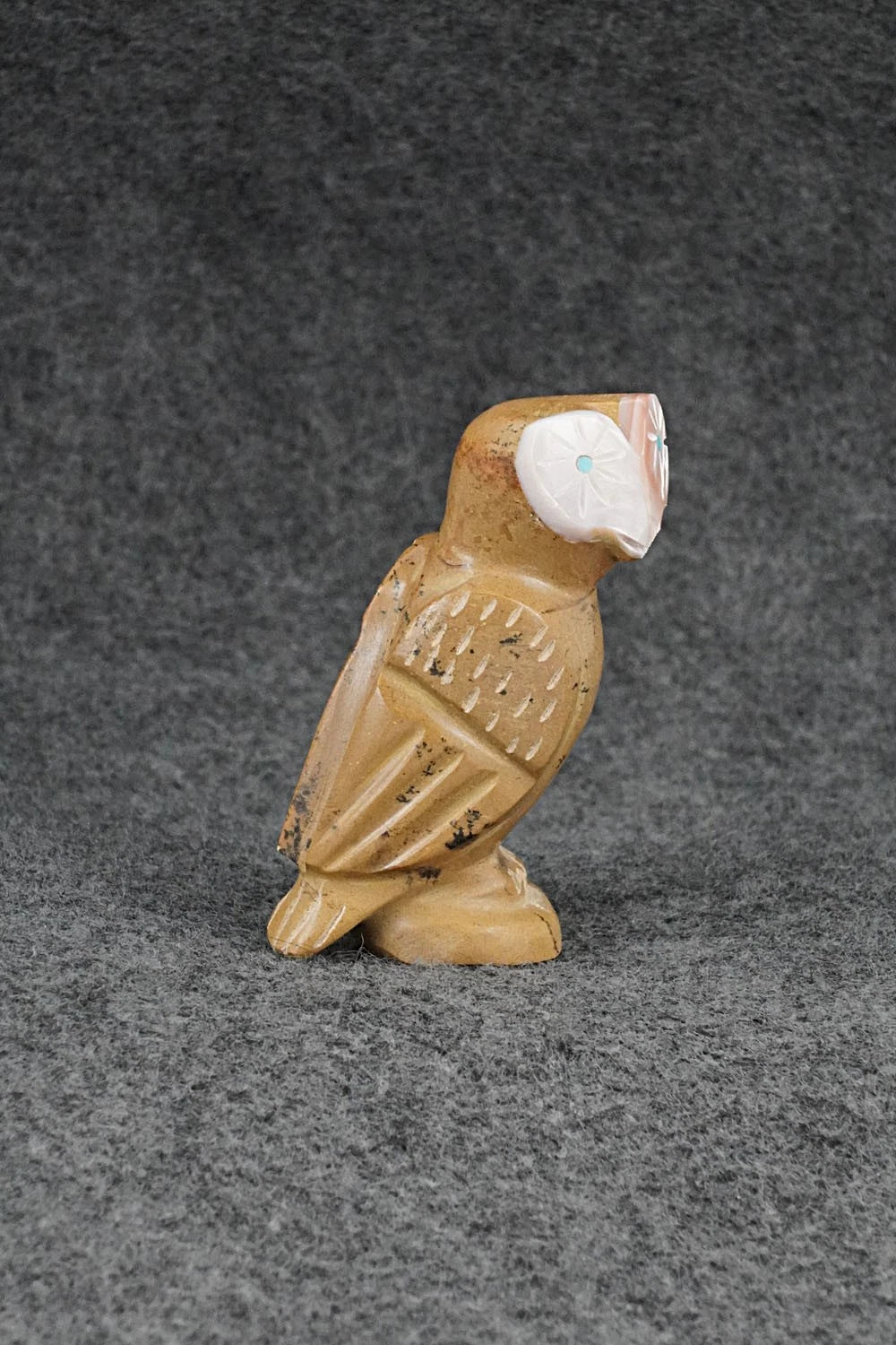 Owl Zuni Fetish Carving - Enrike Leekya