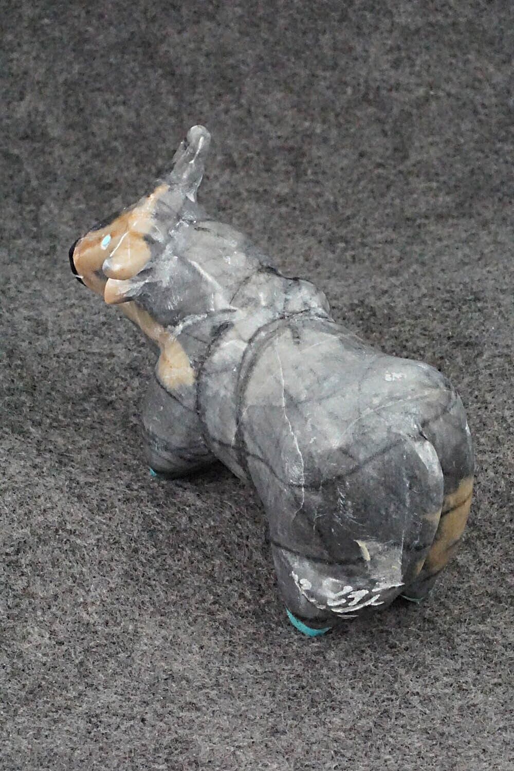 Bull Zuni Fetish Carving - Freddie Leekya