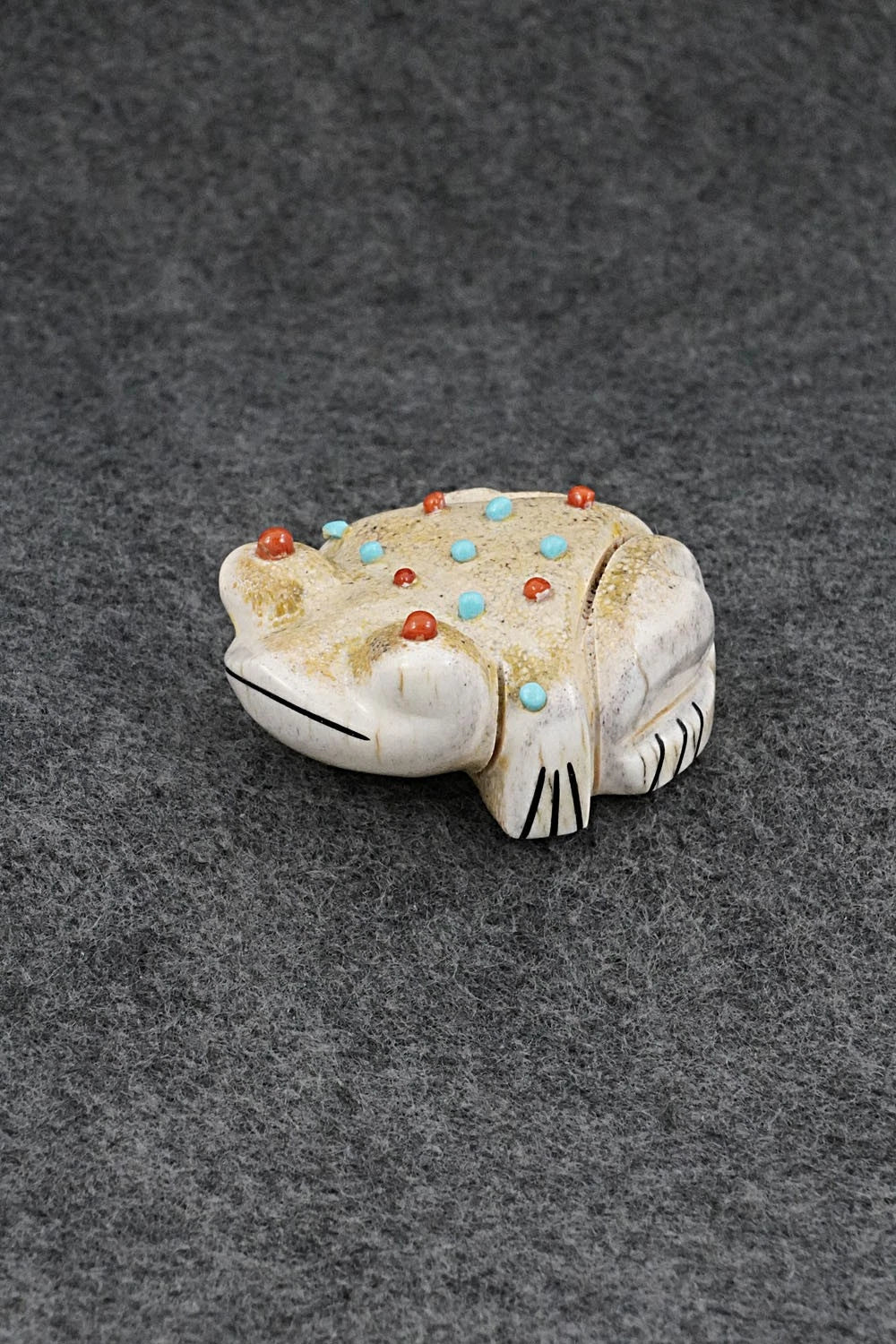 Frog Zuni Fetish Carving - Claudia Peina