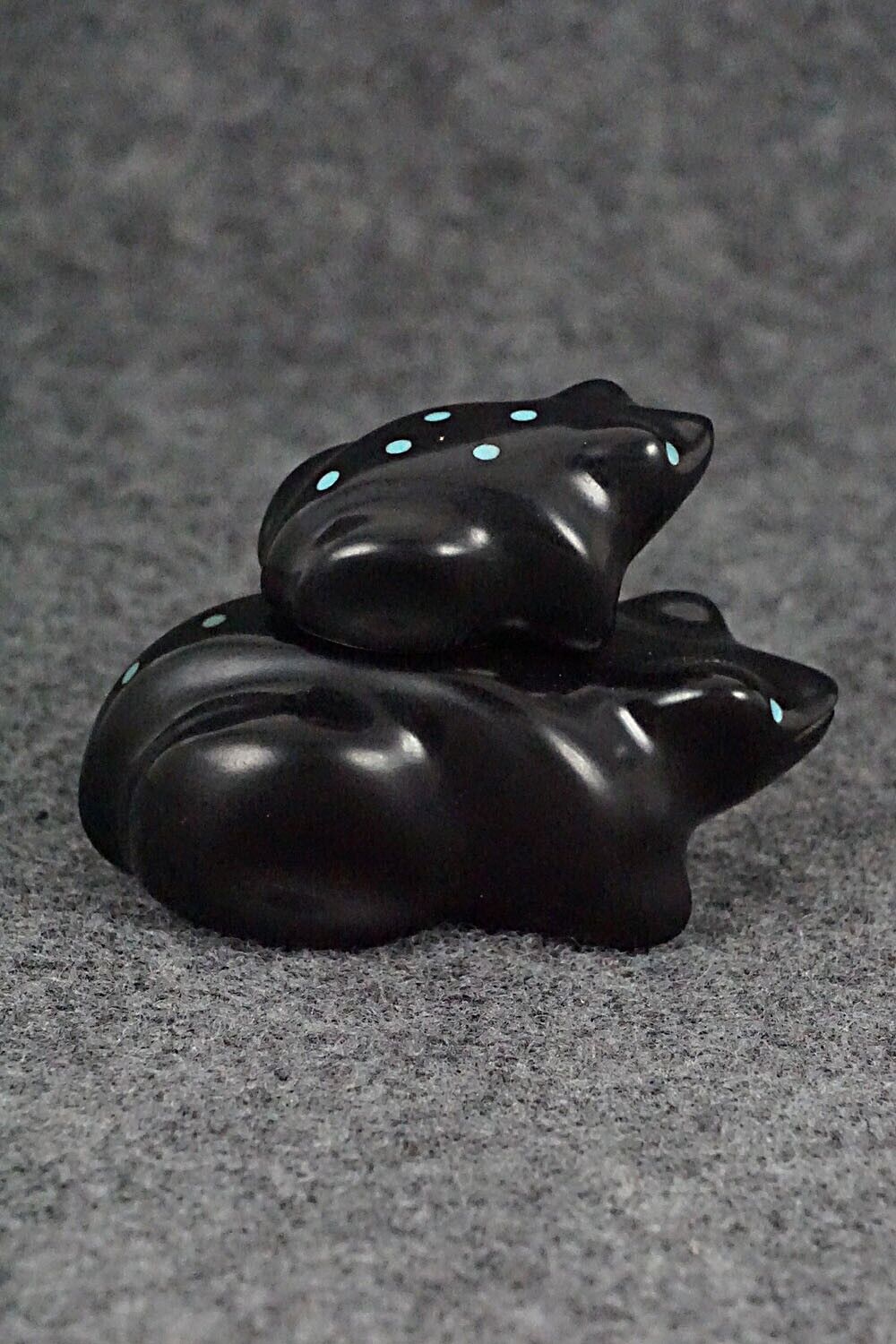 Frogs Zuni Fetish Carving - Herbert Halate