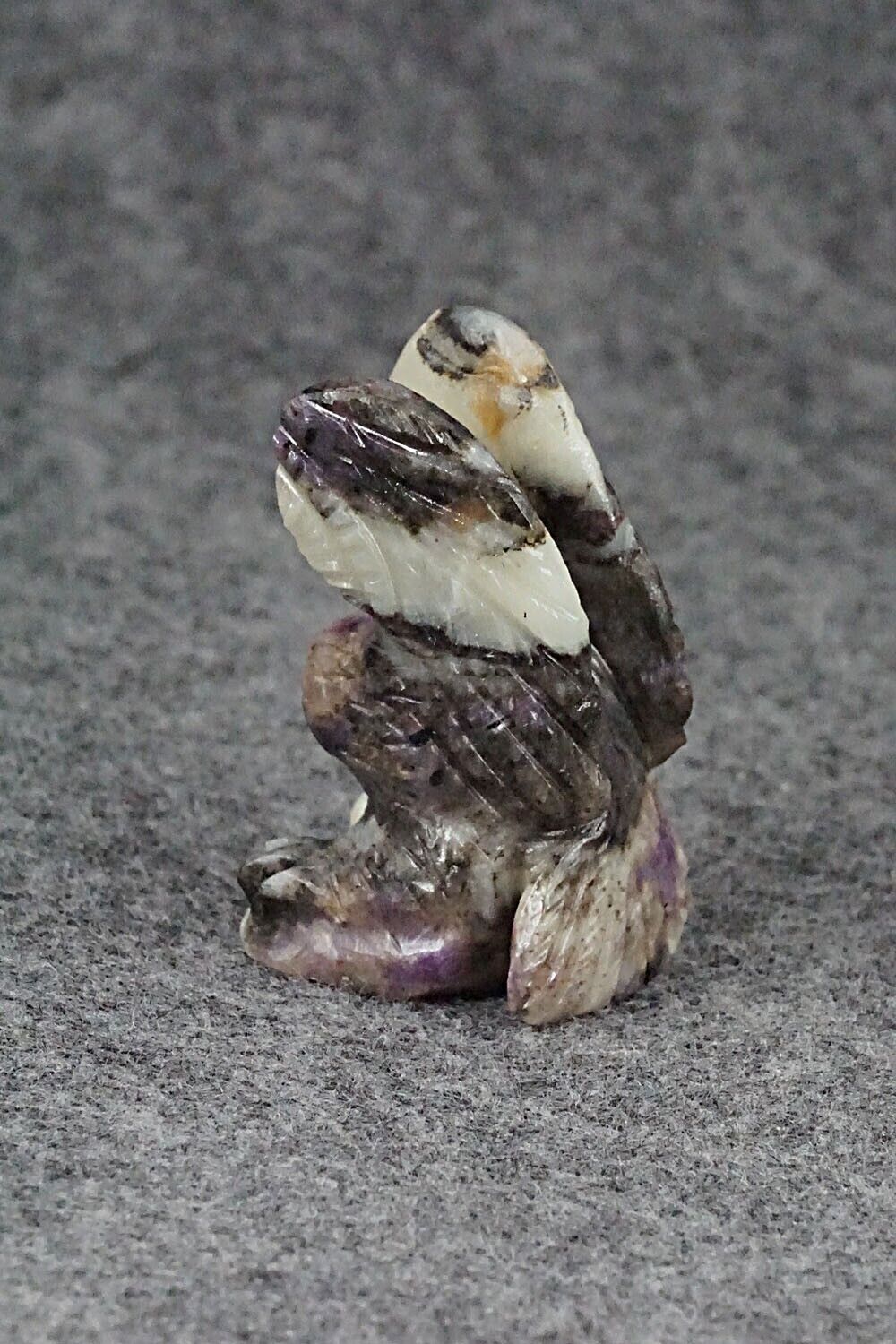 Eagle Zuni Fetish Carving - Wilfred Cheama