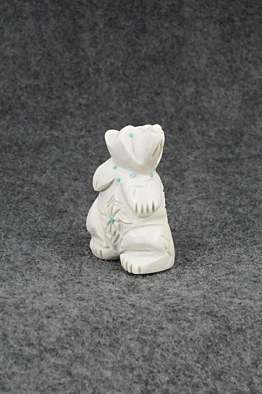 Bear Zuni Fetish Carving - Adrian Cachini
