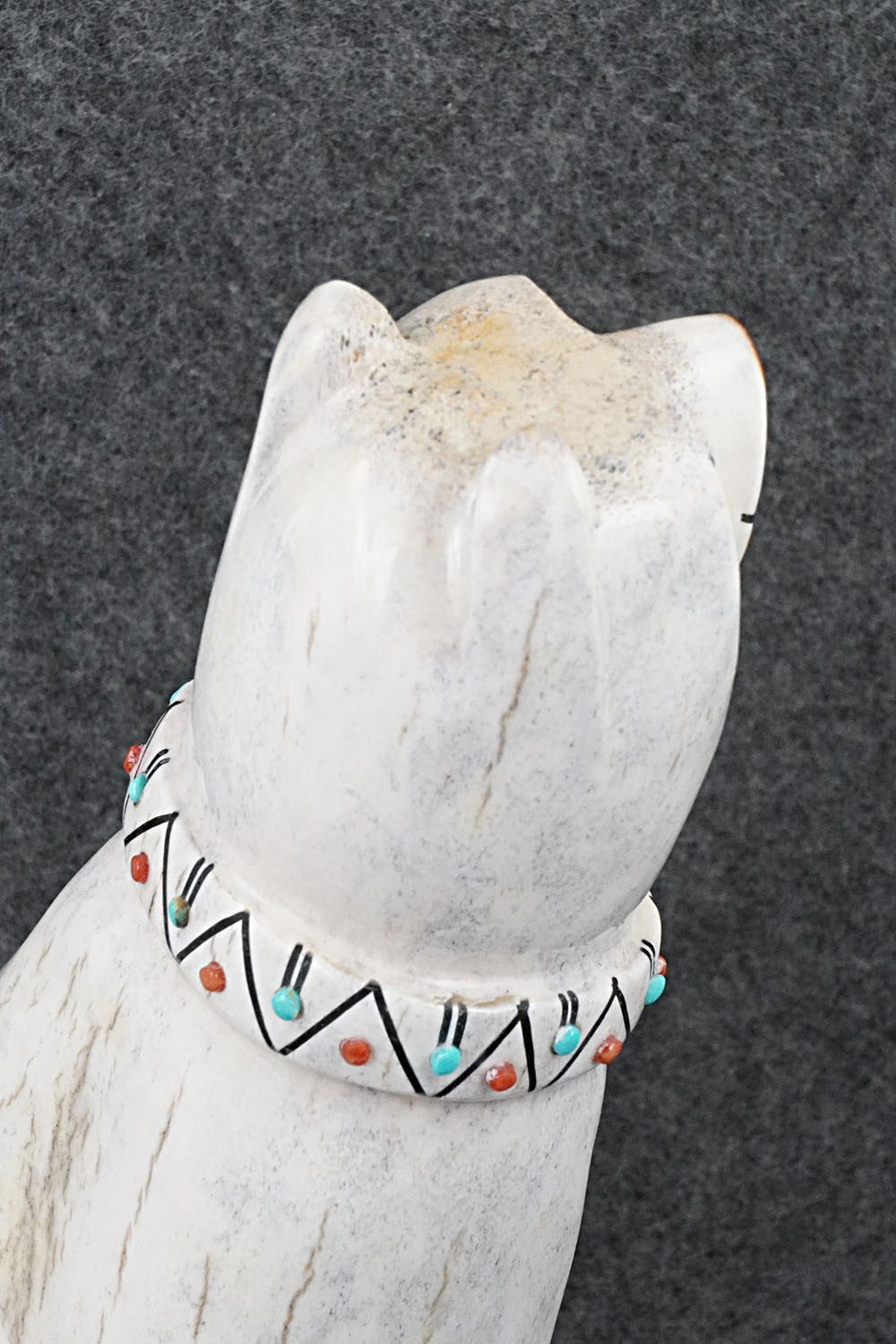 Dancing Bear Zuni Fetish Carving - Claudia Peina