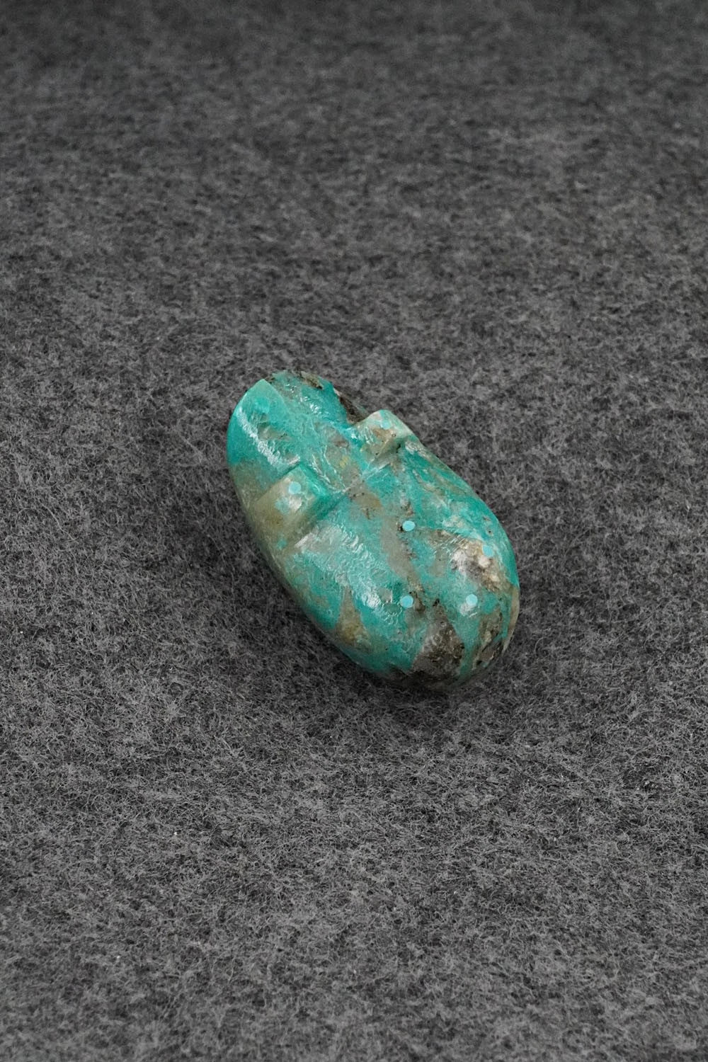 Bear Zuni Fetish Carving - Abby Quam Panteah