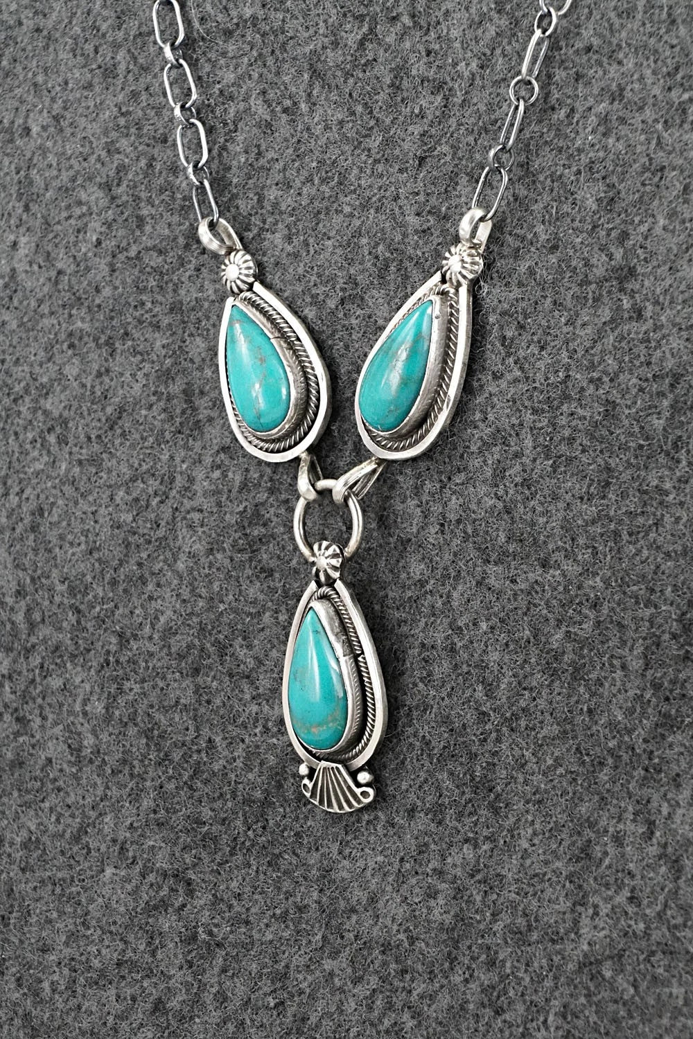 Turquoise & Sterling Silver Necklace - Verley Betone