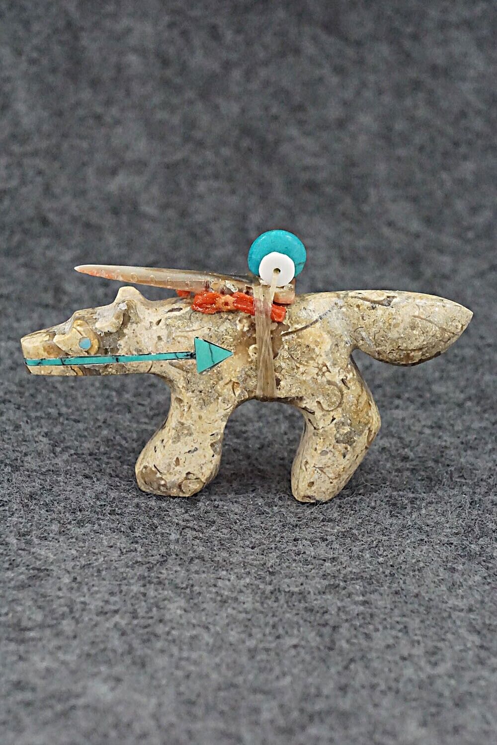 Wolf Zuni Fetish Carving - Fernando Laiwakete