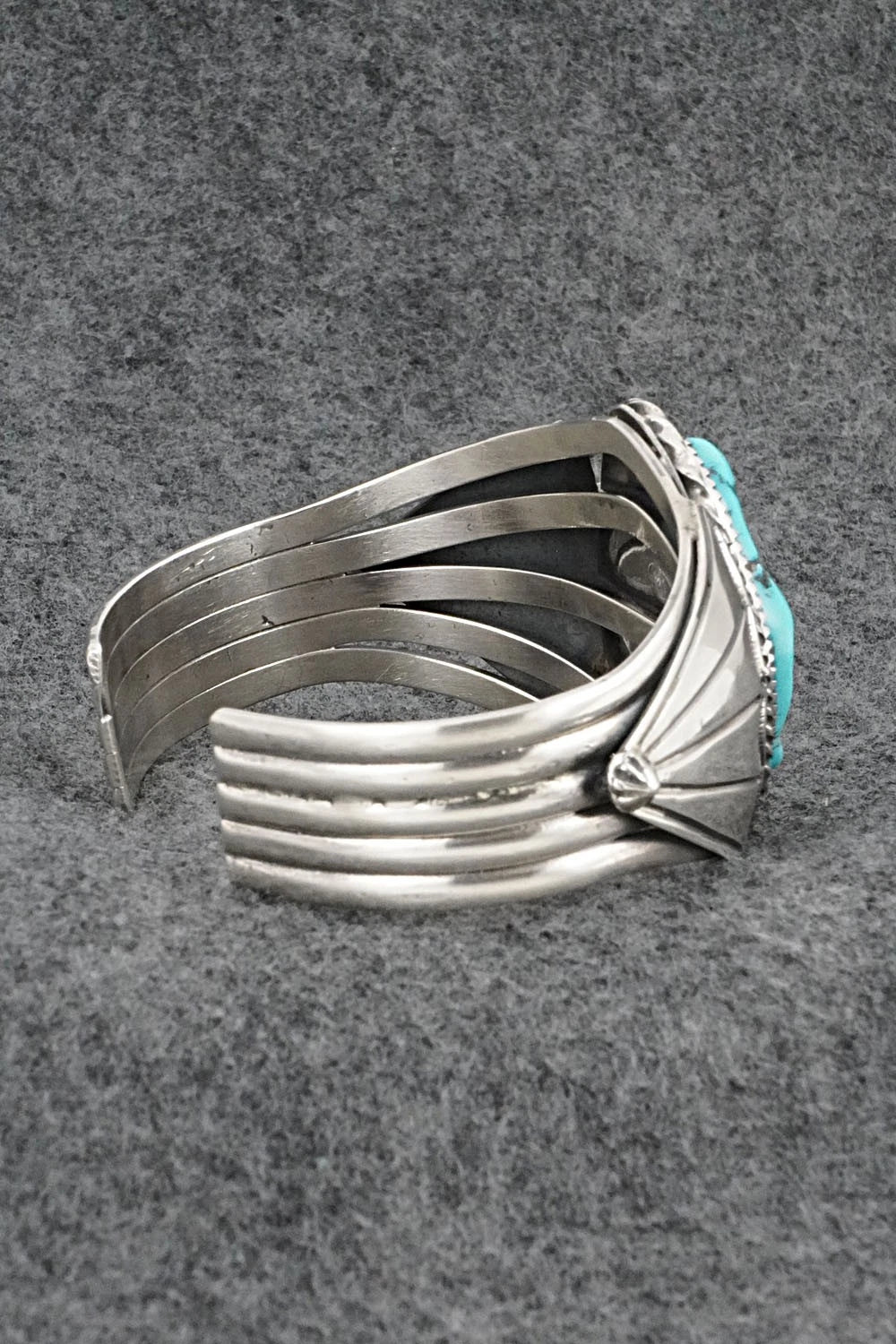 Turquoise & Sterling Silver Vintage Bracelet - Larose Ganadonegro