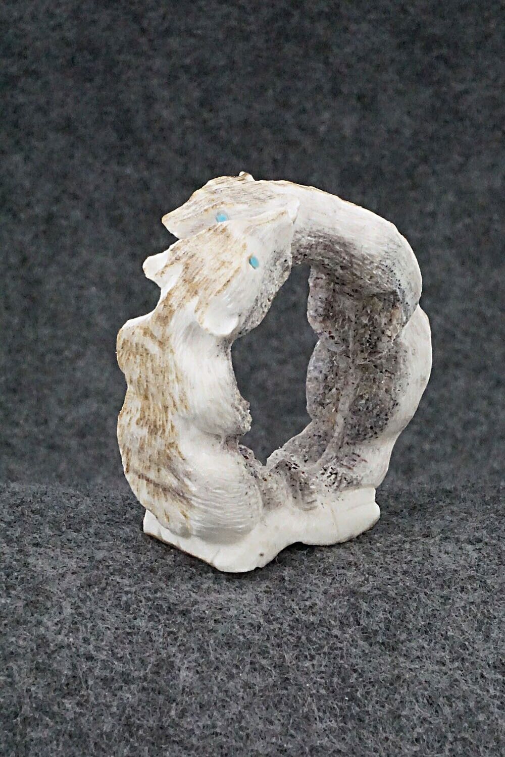 Bear Zuni Fetish Carving - Chris Peina