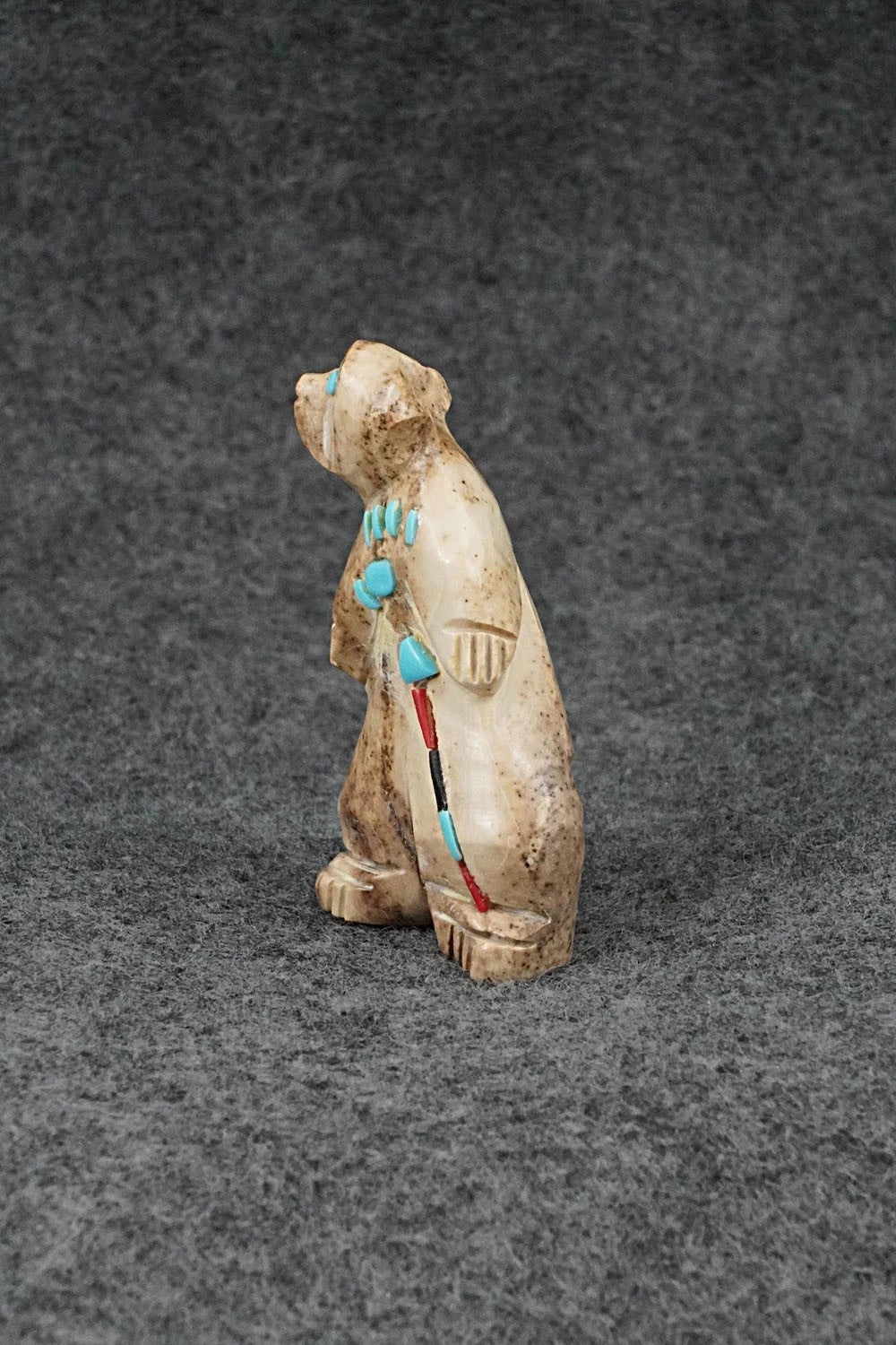 Bear Zuni Fetish Carving - Dannette Laate