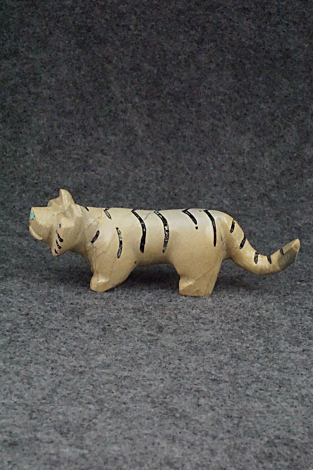 Tiger Zuni Fetish Carving - Enrike Leekya