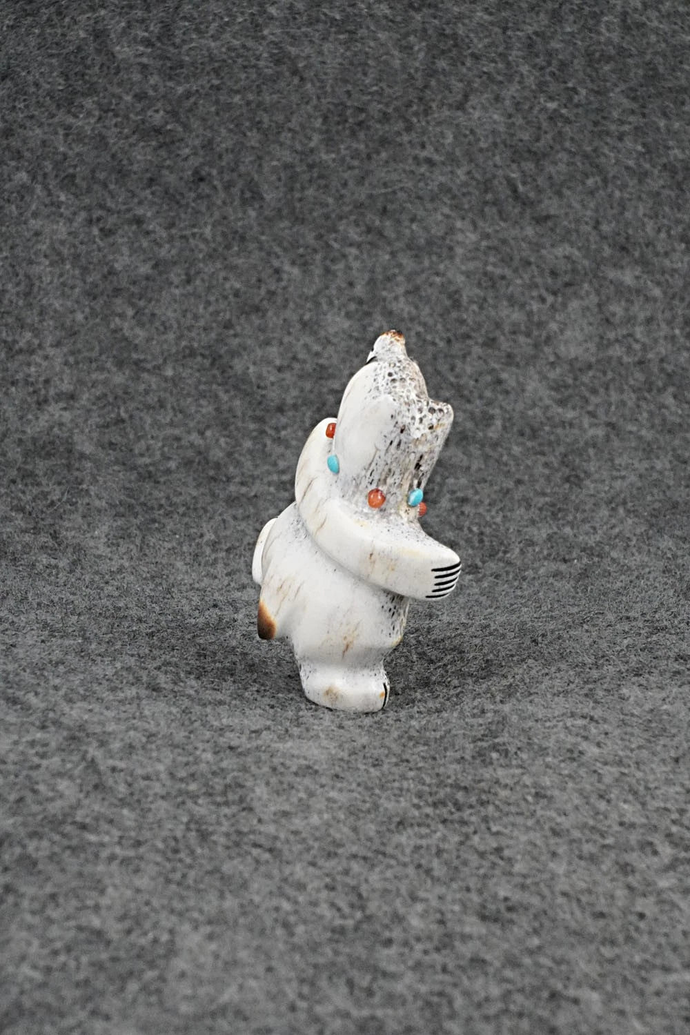 Bear Zuni Fetish Carving - Claudia Peina