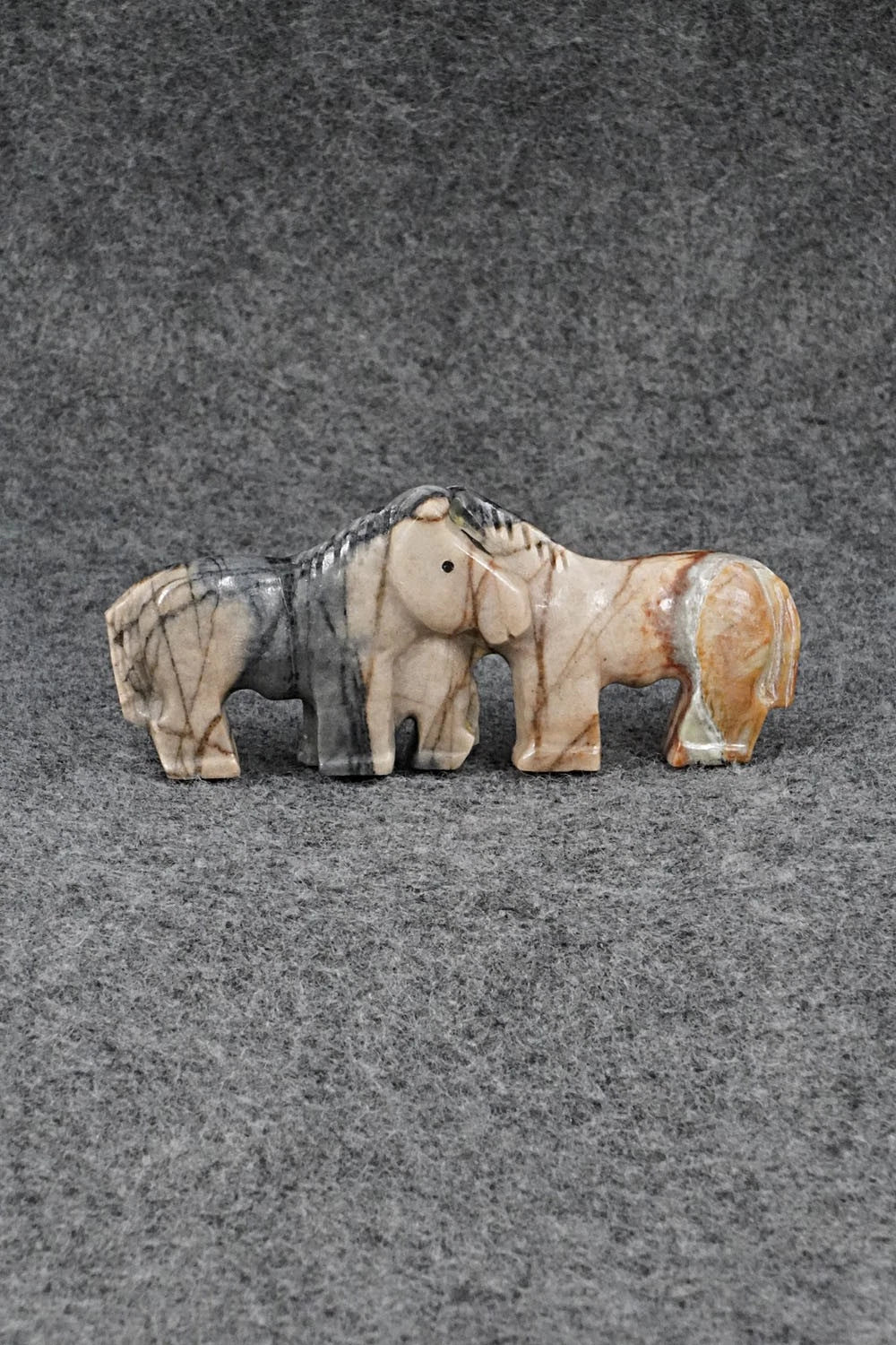 Horse Zuni Fetish Carving - Carol Martin