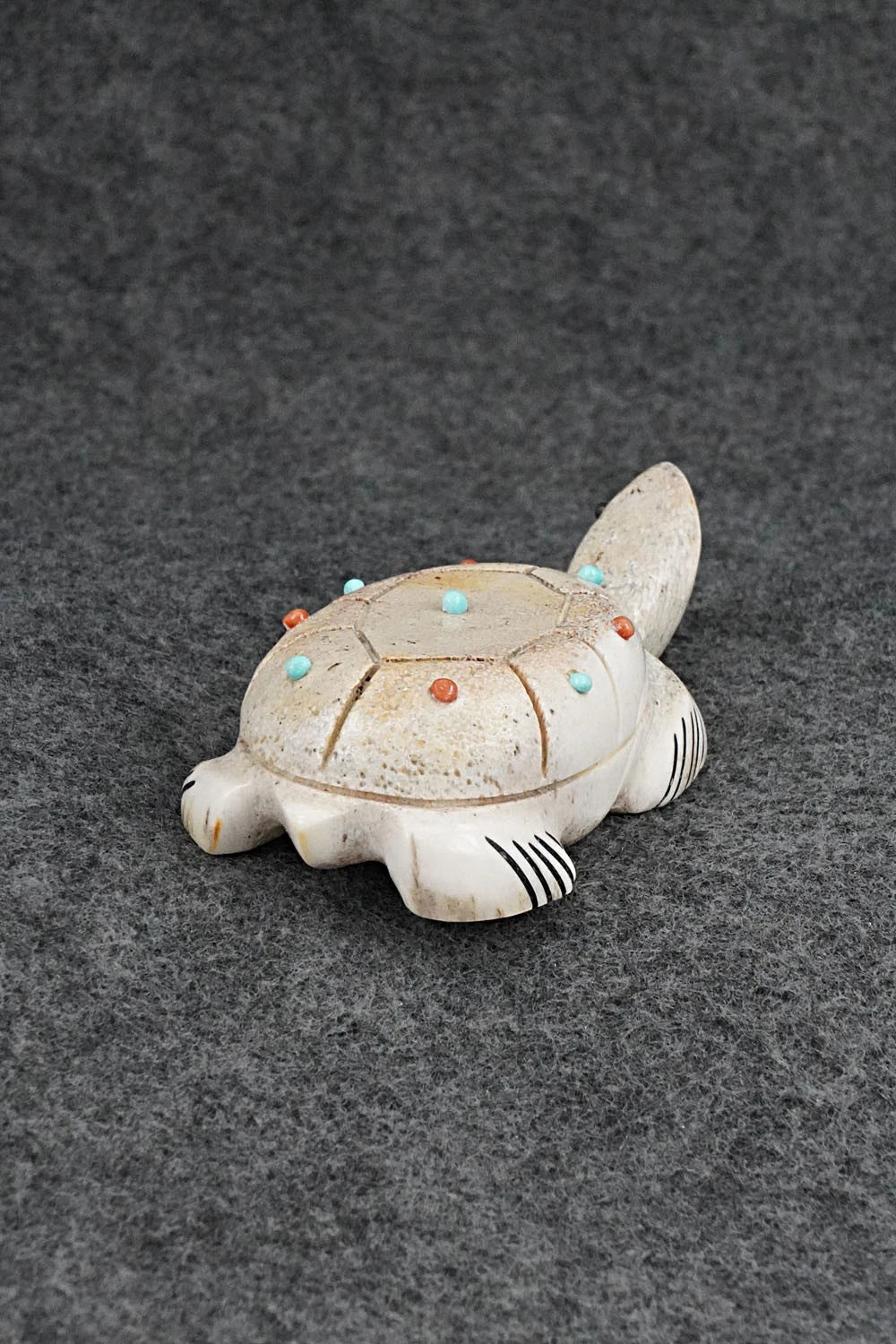 Turtle Zuni Fetish Carving - Claudia Peina