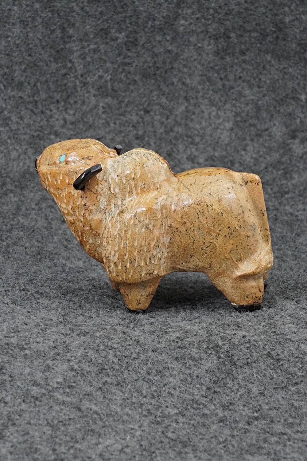 Buffalo Zuni Fetish Carving - Freddie Leekya