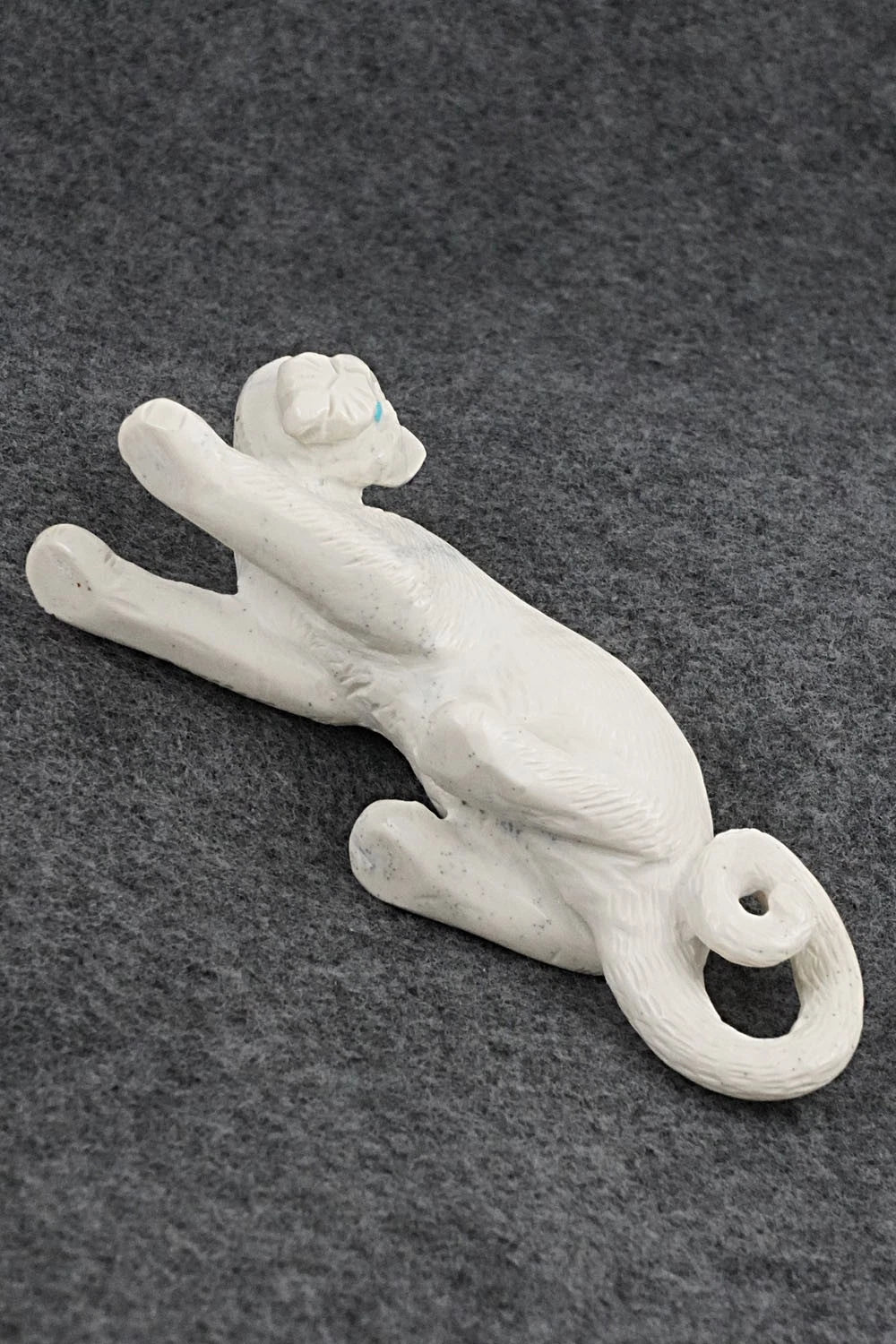 Mountain Lion Zuni Fetish Carving - Wilfred Cheama