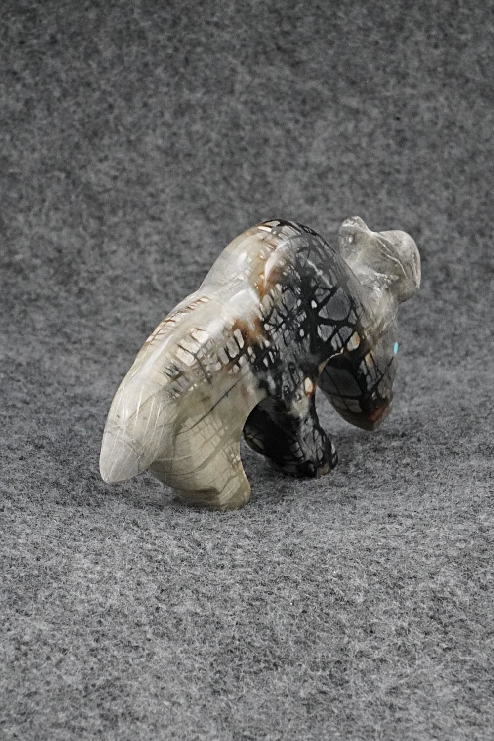 Deer Zuni Fetish Carving - Kenric Laiwakete
