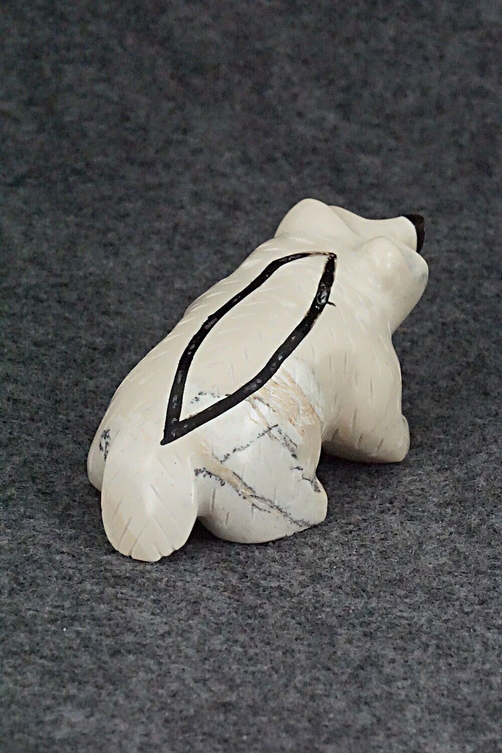 Badger Zuni Fetish Carving - Enrike Leekya