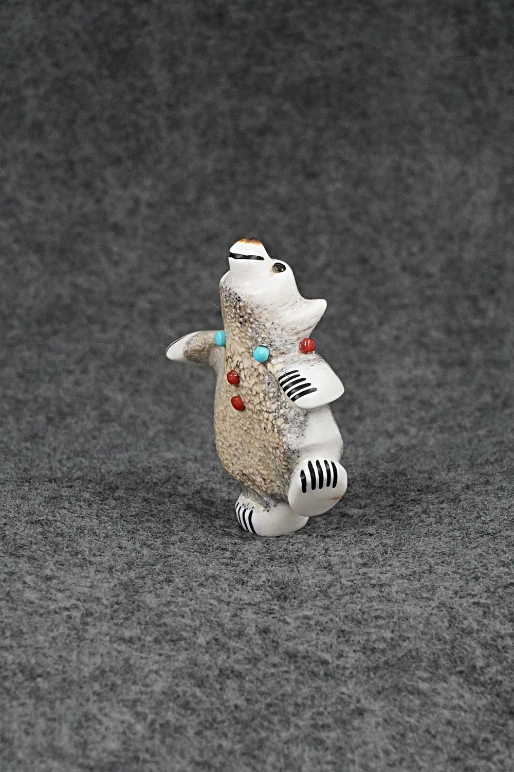 Bear Zuni Fetish Carving - Claudia Peina