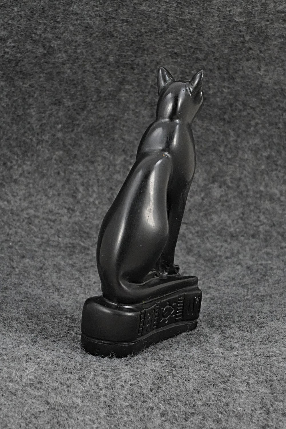 Cat Zuni Fetish Carving - Carlton Camosona