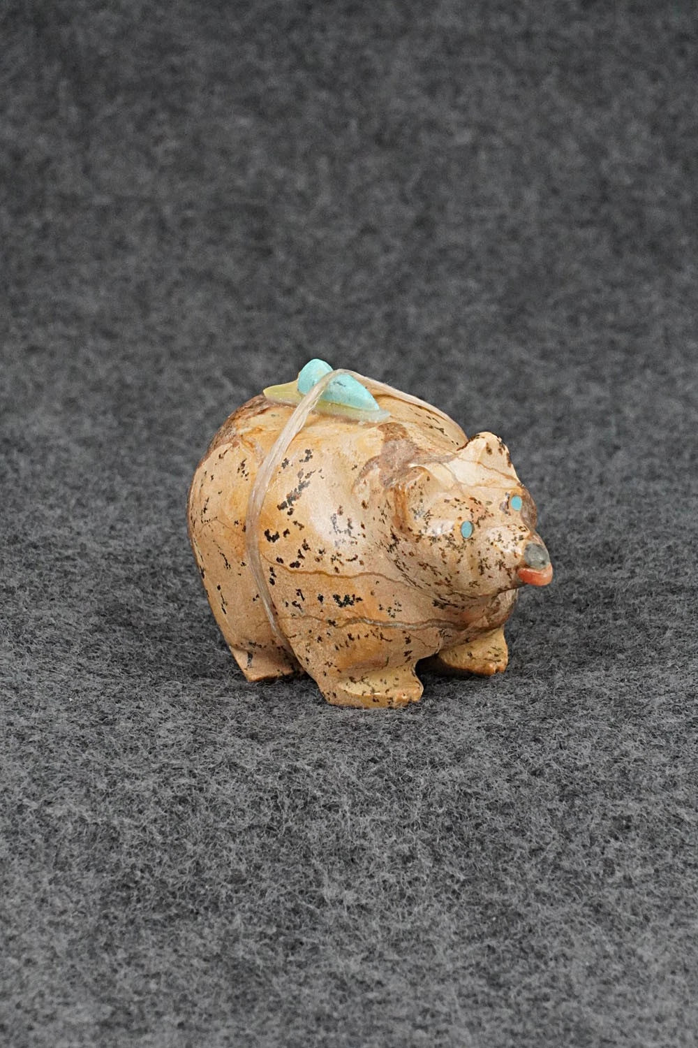 Bear Zuni Fetish Carving - Freddie Leekya