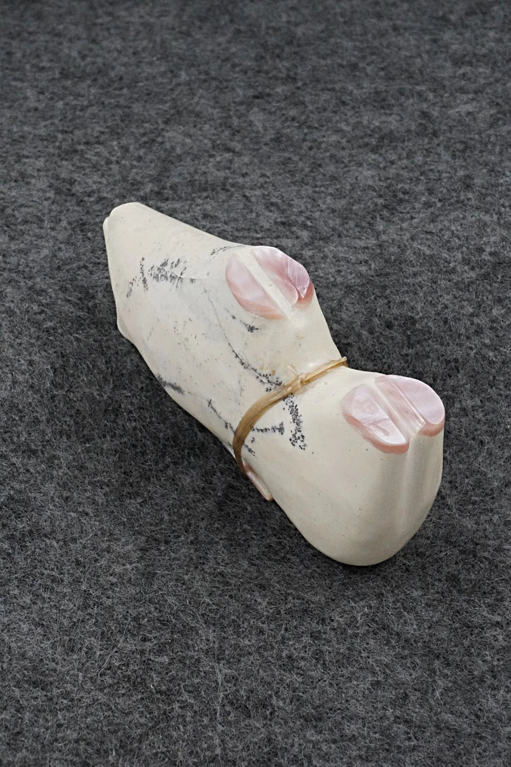 Bear Zuni Fetish Carving - Delvin Leekya