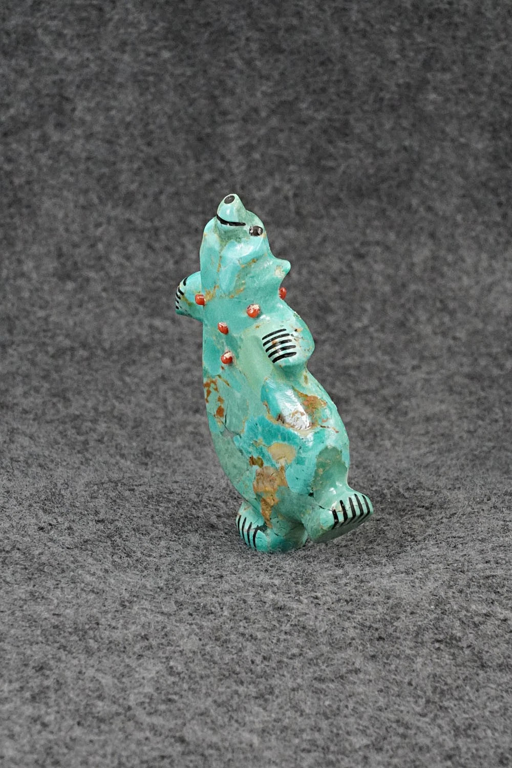 Bear Zuni Fetish Carving - Claudia Peina